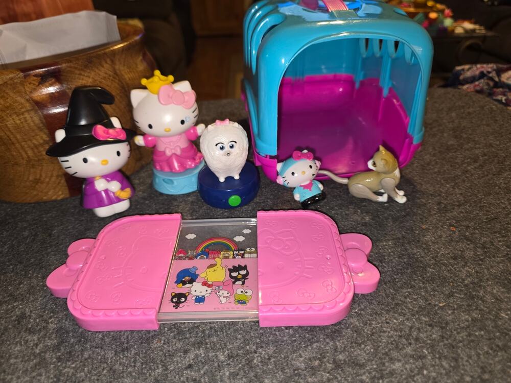 Sanrio Hello Kitty Toy Lot Sliding Display Frame Pet Carrier Figures Bundle
